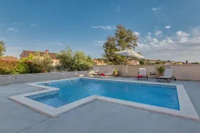 House 1231 - Piscina
