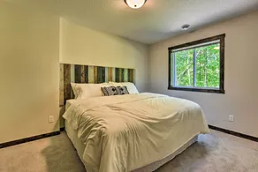 Walk to Gull Lake! Spacious Family Home w/ Deck - Interiør
