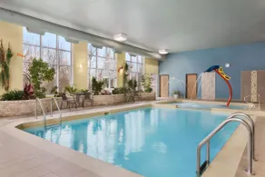 Days Inn by Wyndham Levis - Piscine