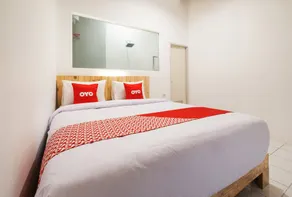 Griya Aneka Malioboro Yogyakarta Mitra RedDoorz - Zimmer