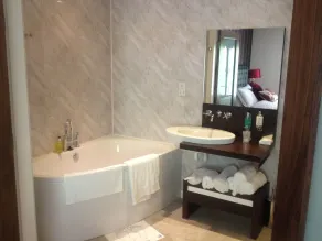 The Dark Hedges Hotel - Baño