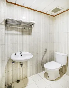 Hotel O Sean'S Residence Mansyur Near Universitas Sumatra Utara ( USU ) - Salle de bain