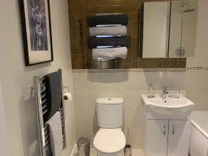 Apartment-Luxus-Eigenes Badezimmer-Balkon - Badezimmer