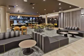 Courtyard by Marriott Fresno Downtown - Lobby