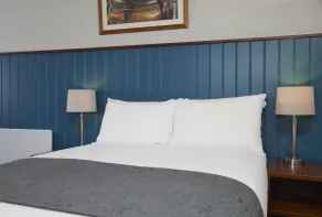 The Longshoot - Room