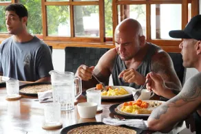 Jungles Edge Hotel, Jiu Jitsu, Muay Thai Retreat Center - Restaurant
