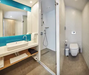 Holiday Inn Express - Istanbul - Atakoy Metro by IHG - Bathroom