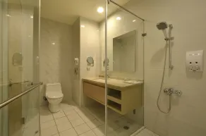 Ever Delightful Business Hotel - Bathroom