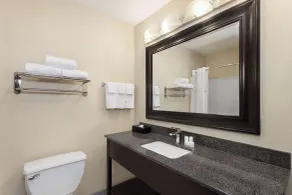 Baymont by Wyndham Copley Akron - Salle de bain
