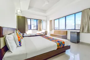 FabHotel Skyland - Inside Bhavya Shopping Complex - Habitación
