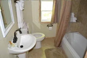 Union Creek Resort - Bathroom