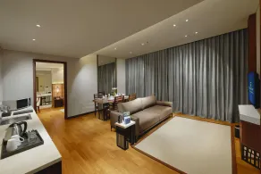 Golden Tulip Holland Resort Batu - Room