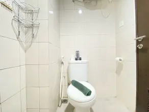 Chic And Cozy 2Br At Mekarwangi Square Cibaduyut Apartment - Badezimmer