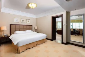 Ramada Plaza Wuhan Optics Valley - Room