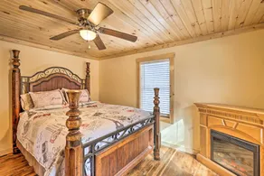 Quaint Appalachian Getaway ~ 2 Mi to Boone! - Interiör