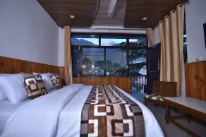 Hotel Akash - Luxury Hotel In McLeodganj - Room