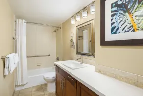 AWESOME OCEAN FRONT SEA VILLAGE RESORT CONDO DIRECT OCEAN VIEW WATER STEPS AWAY - Badeværelse