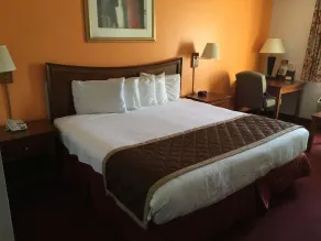 Lake Tree Inn & Suites - Chambre