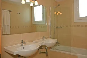 Apartamentos Playa de Portio - Salle de bain