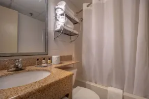 Atlantic Sands Hotel & Conference Center - Baño
