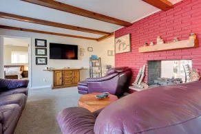 Lakefront Hartland Cottage w/ Patio & Fire Pits! - Innvendig