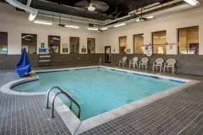 Comfort Suites Batesville - Piscine