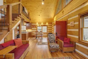 Hike, Ski & More: Blue Ridge Mountain Escape - Interni