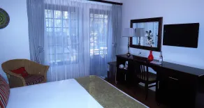 Oakhurst Hotel - Room