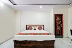 FabHotel Royal Garuda Palace - Rom