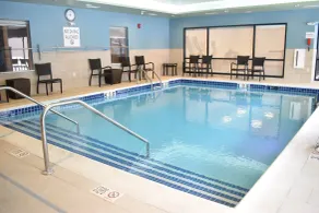 Holiday Inn Express & Suites - Boston South - Randolph by IHG - Piscine
