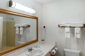 Quality Inn & Suites Capitola By the Sea - Salle de bain