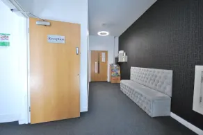 Atana Apartments - Lobby sitting area