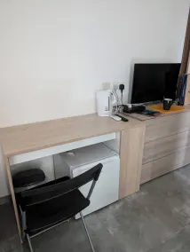 Habitación en casa de familia con jacuzzi | Vistas a la ciudad - Servicio de la habitación