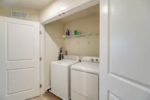 Sunlit Milford Townhome < 2 Mi to Riverwalk! - Interiør