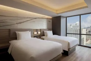 Courtyard by Marriott Osaka Honmachi - Room