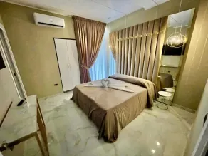 AL BINARIO DI NAPOLI - Rom