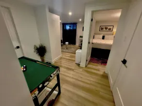 Private 1BR Basement Suite Near YQM with Free Parking - Værelse