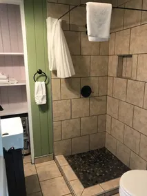 Riverside Lodge at Chimney Rock - Bathroom