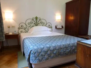 Classic Hotel - Room