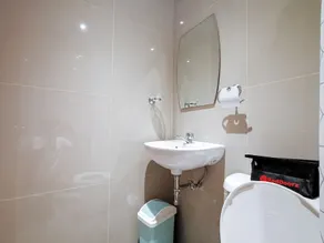 RedDoorz Plus near Bangko Sentral Ng Pilipinas Davao - Salle de bain