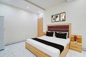 Collection O Zirakpur City Centre Formerly Rest Inn - Rum