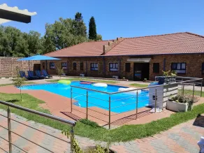 EMPEROR LODGE AND TOURS - Pool