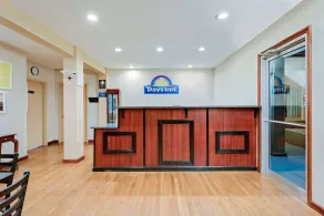 Days Inn by Wyndham Fairmont - Hall