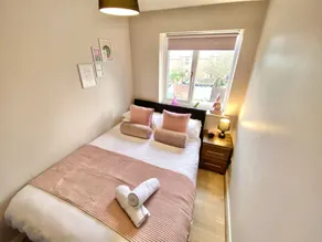 3-bed Townhouse Parking Deep Cleaned - Rum