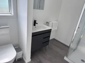 Rainbow Motel & Guest House - Baño