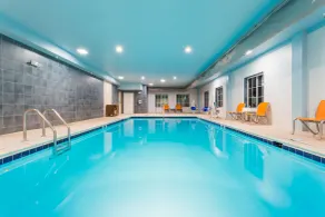 Holiday Inn Express and Suites - Petersburg - Fort Lee by IHG - Piscine