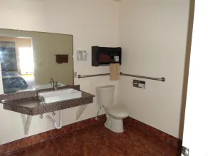 Americas Best Value Inn - Brownsville - Chambre