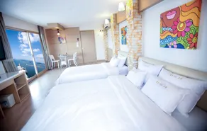 Pam Beach - Room