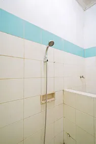 SPOT ON 91543 Pondok Denki 11  - Badeværelse