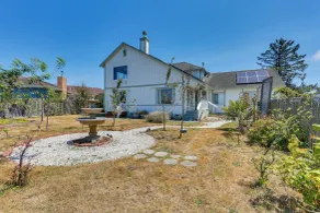Seaside Eureka Vacation Rental w/ Bay Views! - Interior